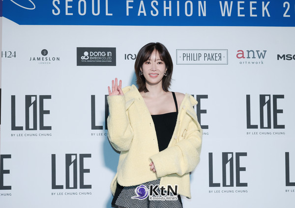  임수향은 부드러운 파스텔 옐로우 오버핏 재킷을 선택해 따뜻하면서도 고급스러운 분위기를 연출했다./사진=K trendy NEWS DB ⓒ케이 트렌디뉴스 무단전재 및 수집, 재배포금지