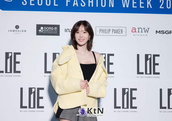 임수향은 부드러운 파스텔 옐로우 오버핏 재킷을 선택해 따뜻하면서도 고급스러운 분위기를 연출했다. /사진=K trendy NEWS DB ⓒ케이 트렌디뉴스 무단전재 및 수집, 재배포금지