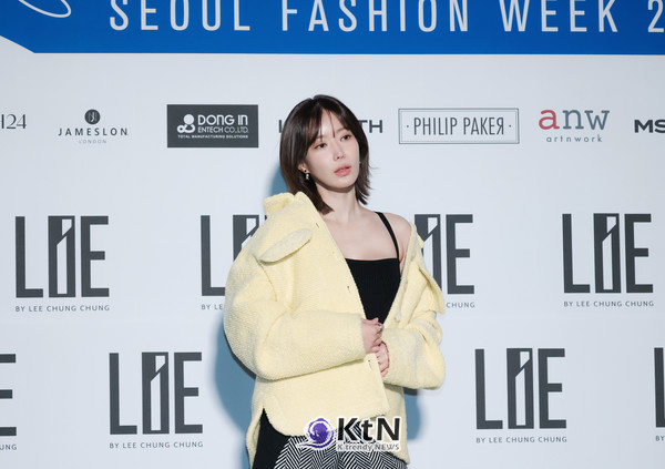 임수향은 부드러운 파스텔 옐로우 오버핏 재킷을 선택해 따뜻하면서도 고급스러운 분위기를 연출했다. /사진=K trendy NEWS DB ⓒ케이 트렌디뉴스 무단전재 및 수집, 재배포금지