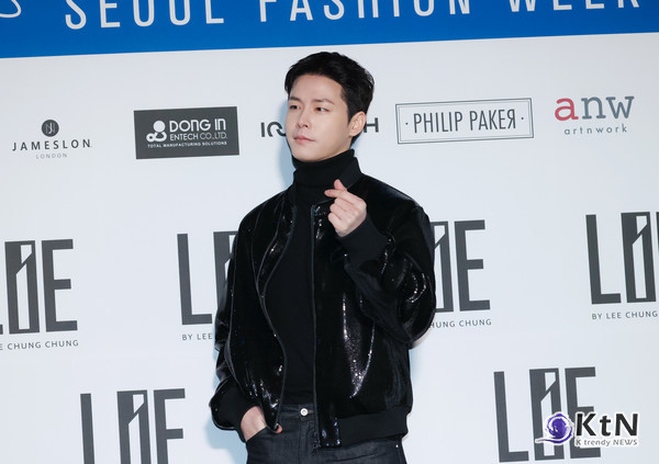  배우 장태오가 2025 F/W 서울패션위크 포토월에서 올블랙 스타일링으로 강렬한 분위기를 연출했다.  /사진=K trendy NEWS DB ⓒ케이 트렌디뉴스 무단전재 및 수집, 재배포금지
