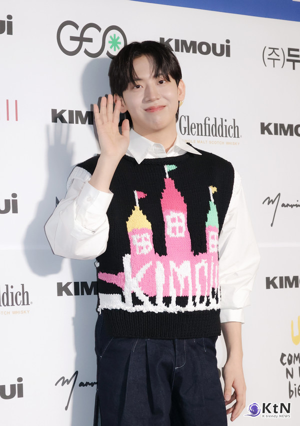  인플루언서 허성범이 2025 F/W 서울패션위크 포토월에서 스마트한 매력과 패셔너블한 감각을 동시에 드러냈다. /사진=K trendy NEWS DB ⓒ케이 트렌디뉴스 무단전재 및 수집, 재배포금지