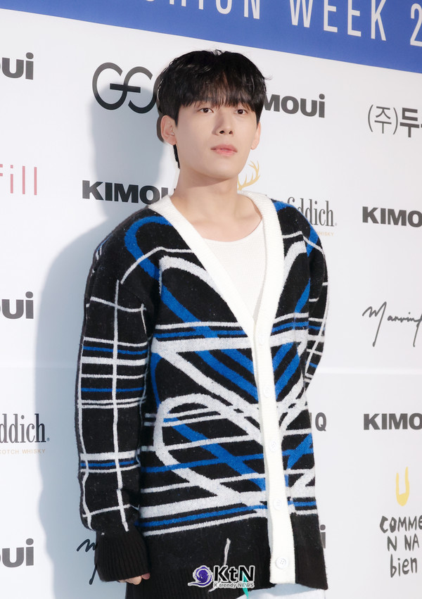 정택현은 심플한 스타일링 속에서도 개성이 묻어나는 니트 패션이 시선을 사로잡았으며, 트렌디한 감각과 자연스러운 태도가 어우러져 더욱 돋보였다./사진=K trendy NEWS DB ⓒ케이 트렌디뉴스 무단전재 및 수집, 재배포금지