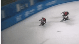 박지원이 추월하던 그 순간 ‘미는 손’ 논란… 린샤오쥔 금메달에 반칙 의혹 영상 보니 사진=2025 02.07 MBC 영상 갈무리 K trendy NEWS DB ⓒ케이 트렌디뉴스 무단전재 및 수집, 재배포금지