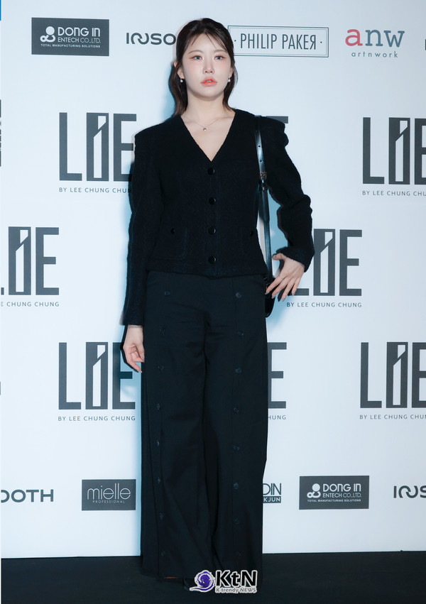 시아지우, 2025 F/W 서울패션위크 라이 포토월에서 시크한 올블랙 룩으로 시선 집중/사진=K trendy NEWS DB ⓒ케이 트렌디뉴스 무단전재 및 수집, 재배포금지