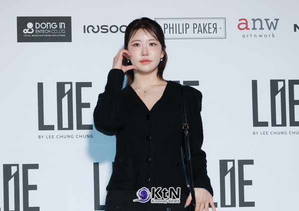 시아지우, 세련된 포즈와 깊이 있는 눈빛/사진=K trendy NEWS DB ⓒ케이 트렌디뉴스 무단전재 및 수집, 재배포금지
