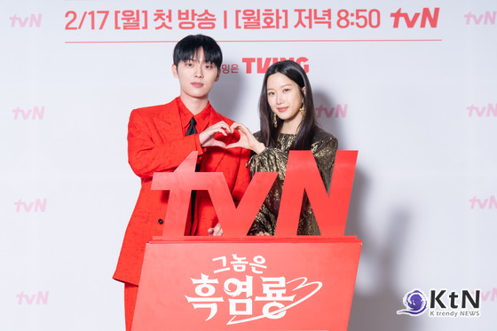 ‘그놈은 흑염룡’ 문가영 X 최현욱, 웹툰 원작의 봉인해제 로맨스 기대감 UP 사진=2025 02.12  tvN 제공 K trendy NEWS DB ⓒ케이 트렌디뉴스 무단전재 및 수집, 재배포금지
