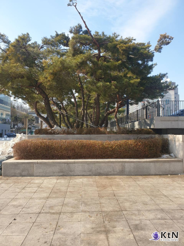전두환 휘호석이 철거된 자리.   사진=이기헌 의원실,  K trendy NEWS DB ⓒ케이 트렌디뉴스 무단전재 및 수집, 재배포금지