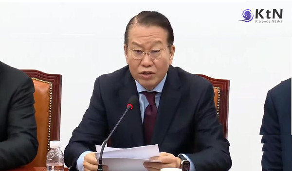  국민의힘 “이재명 집권 위해 남발하는 부도 수표…'오락가락 정치' 점입가경" 사진=2025 02.10  국민의힘 유튜브 갈무리(권영세)  K trendy NEWS DB ⓒ케이 트렌디뉴스 무단전재 및 수집, 재배포금지