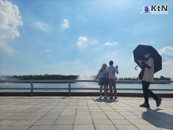 [날씨] 낮 최고 35도 찜통더위 전국 곳곳 소나기...입추까지 가마솥 더위 절정 사진=2024.08.05 K trendy NEWS DB ⓒ케이 트렌디뉴스 무단전재 및 수집, 재배포금지