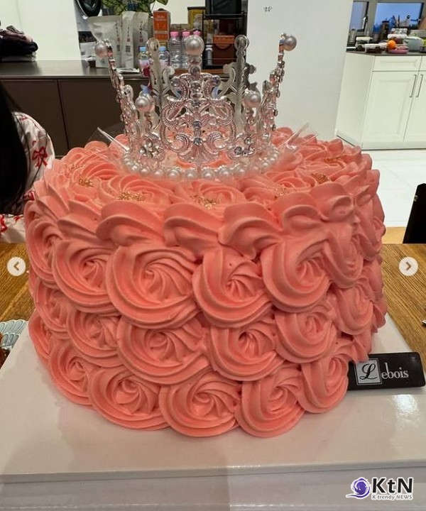 장동건♥고소영, 폭풍 성장 딸 공개 … 아이돌급 비주얼 화제 사진=2025 02.26  kosoyoung_official  K trendy NEWS DB ⓒ케이 트렌디뉴스 무단전재 및 수집, 재배포금지