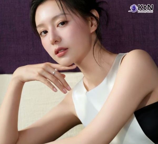 김지원, 고급스러운 윤광 피부 비결은… 우아한 자태 ‘감탄’ 사진=2025 02.26  더후(THE WHOO) LG생활건강 제공  K trendy NEWS DB ⓒ케이 트렌디뉴스 무단전재 및 수집, 재배포금지