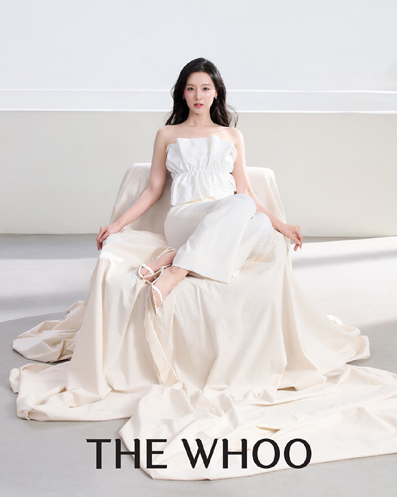 김지원, 고급스러운 윤광 피부 비결은… 우아한 자태 ‘감탄’ 사진=2025 02.26  더후(THE WHOO) LG생활건강 제공  K trendy NEWS DB ⓒ케이 트렌디뉴스 무단전재 및 수집, 재배포금지