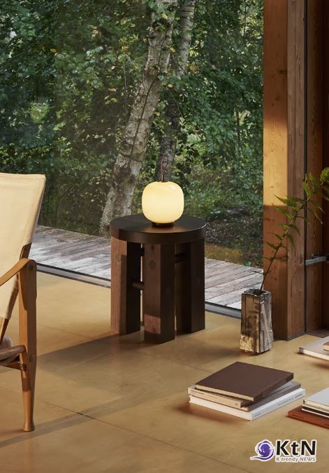 덴마크 조명 브랜드 Louis Poulsen이 클래식한 디자인과 현대적 기능을 결합한 VL 45 Radiohus 포터블 램프를 공개했다.  사진=Louis Poulsen,  K trendy NEWS DB ⓒ케이 트렌디뉴스 무단전재 및 수집, 재배포금지