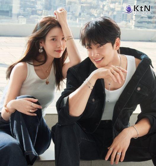 차은우X아이유, 쇼메 ‘비 드 쇼메’ 캠페인 공개… 시대의 아이콘과 주얼리의 만남  사진=2025 02.27 Bee de Chaumet 카톡채널 갈무리   K trendy NEWS DB ⓒ케이 트렌디뉴스 무단전재 및 수집, 재배포금지