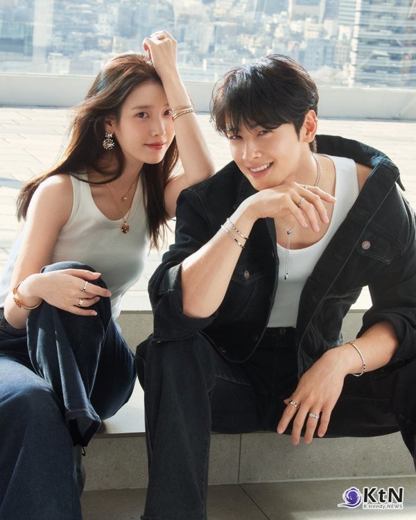 차은우X아이유, 쇼메 ‘비 드 쇼메’ 캠페인 공개… 시대의 아이콘과 주얼리의 만남  사진=2025 02.27 Bee de Chaumet 카톡채널 갈무리   K trendy NEWS DB ⓒ케이 트렌디뉴스 무단전재 및 수집, 재배포금지 