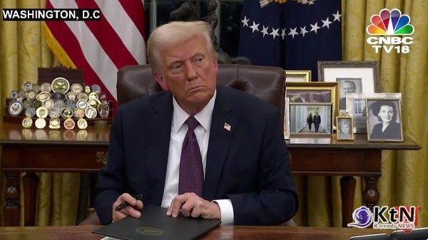  미국 경제는 2024년 4분기에 연율 2.3% 성장률을 기록하며 예상과 부합하는 성과를 냈다.  사진=2025 01.21 CNBC-TV18 유튜브 갈무리   K trendy NEWS DB ⓒ케이 트렌디뉴스 무단전재 및 수집, 재배포금지