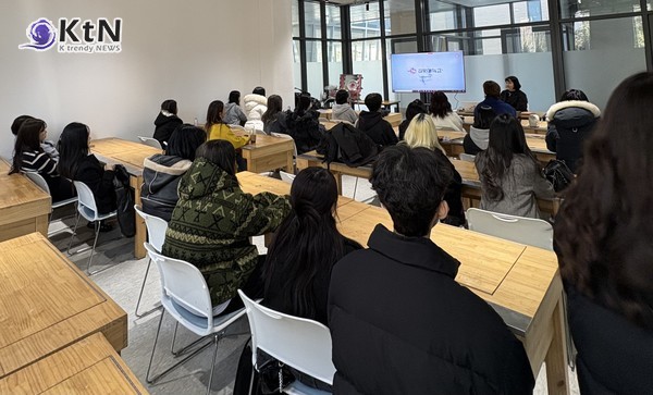 김포대학교 뷰티아트과는 헤어미용·피부미용·메이크업·네일아트 등 K-뷰티 산업 전반을 아우르는 체계적인 교육과정을 제공/사진=K trendy NEWS DB ⓒ케이 트렌디뉴스 무단전재 및 수집, 재배포금지