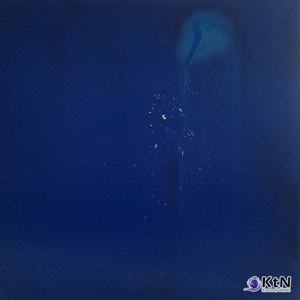 허은선 작가. 작품명: The Sea in the Sky 28제작 연도: 2019년규격: 40 × 40cm재료: 하이드로락(Hydrolaque) 및 금박 (Hydrolaque with gold leaves on canvas) 가격: 1,170  [갤러리 A]  사진=K trendy NEWS DB ⓒ케이 트렌디뉴스 무단전재 및 수집, 재배포금지