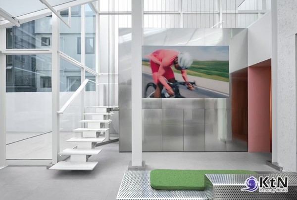 MAAP의 디자인 철학은 단순한 스타일을 넘어서, 문화적 상징성과 연결된다./사진=MAAP, K trendy NEWS DB ⓒ케이 트렌디뉴스 무단전재 및 수집, 재배포금지