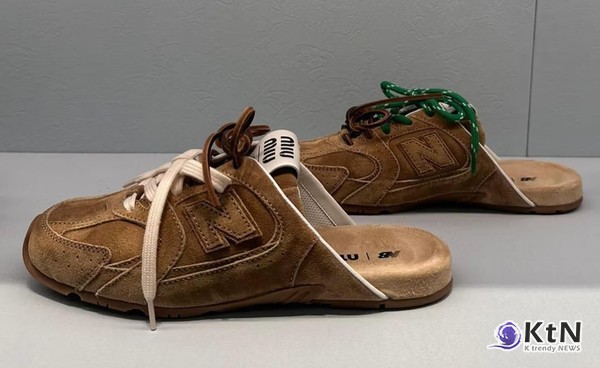 명품 패션 브랜드 미우미우(Miu Miu)가 뉴발란스(New Balance)와의 협업을 통해 530 뮬(Mules) 스니커즈를 출시할 예정이다./사진=The.d.cart , K trendy NEWS DB ⓒ케이 트렌디뉴스 무단전재 및 수집, 재배포금지
