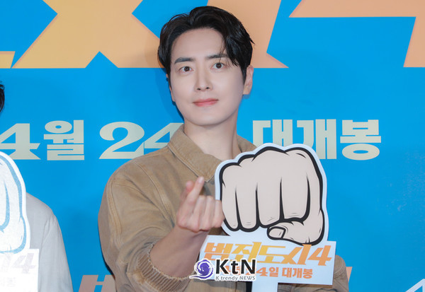 영화 '범죄도시4' VIP 시사회 포토월에 배우 '이준혁'이 참석해 포즈를 취하고 있다. / 사진=K trendy NEWS DB ⓒ케이 트렌디뉴스 무단전재 및 수집, 재배포금지