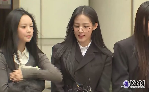 어도어 vs 뉴진스, 법정에서 정면 대립… "전속계약 위반" vs "노예처럼 묶어둬" 사진=2025 03.07   mbc 영상 갈무리 K trendy NEWS DB ⓒ케이 트렌디뉴스 무단전재 및 수집, 재배포금지