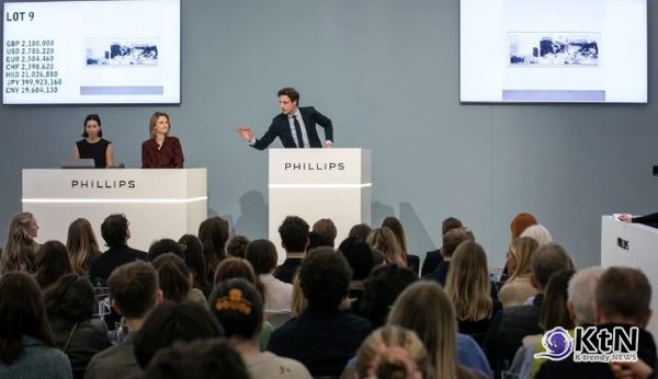    Auctioneer Henry Highly sells the top lot of Phillips London evening sale. 사진=Phillips London, K trendy NEWS DB ⓒ케이 트렌디뉴스 무단전재 및 수집, 재배포금지