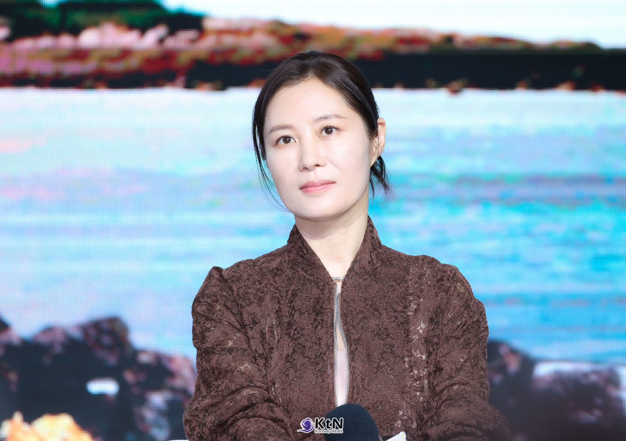 배우 문소리가 넷플릭스 시리즈 '폭싹 속았수다' 제작발표회에 참석해 다양한 이야기를 나누고 있다. / 사진=K trendy NEWS DB ⓒ케이 트렌디뉴스 무단전재 및 수집, 재배포금지