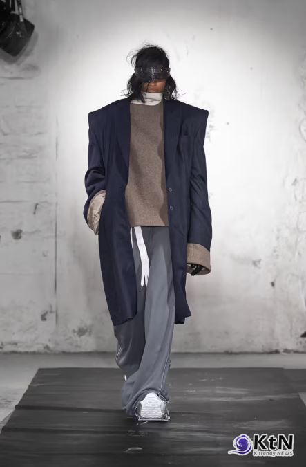 Grounds의 푸투라적 풋웨어, 기술과 패션의 결합. 사진=grounds, K trendy NEWS DB ⓒ케이 트렌디뉴스 무단전재 및 수집, 재배포금지