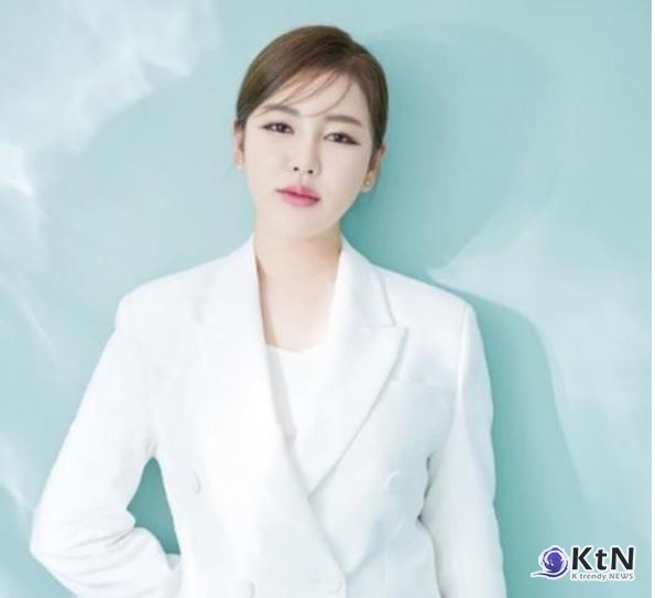 송가인, 4월 팬미팅 “평생” - 차오르다 ! 개최… “역대급 무대 예고” 사진=2025 03.11  송가인 인스타그램 갈무리  K trendy NEWS DB ⓒ케이 트렌디뉴스 무단전재 및 수집, 재배포금지