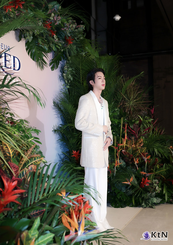 BTS 진. 주얼리 메종 프레드(FRED)의 '무슈 프레드 아이디얼 라이트(Monsieur Fred Ideal Light)' 컬렉션. 사진=K trendy NEWS DB ⓒ케이 트렌디뉴스 무단전재 및 수집, 재배포금지