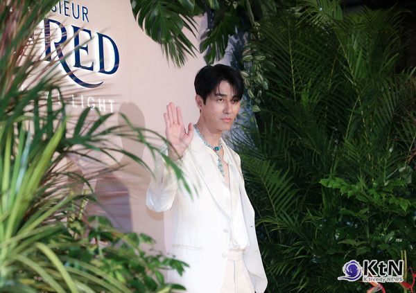 차승원. 주얼리 메종 프레드(FRED)의 '무슈 프레드 아이디얼 라이트(Monsieur Fred Ideal Light)' 컬렉션. 사진=K trendy NEWS DB ⓒ케이 트렌디뉴스 무단전재 및 수집, 재배포금지