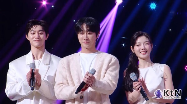 박보검, '더 시즌즈' 화려한 데뷔…김유정·세븐틴 호시·우지 총출동 사진=2025 03.14  KBS 2TV  '더 시즌즈 – 박보검의 칸타빌레' K trendy NEWS DB ⓒ케이 트렌디뉴스 무단전재 및 수집, 재배포금지