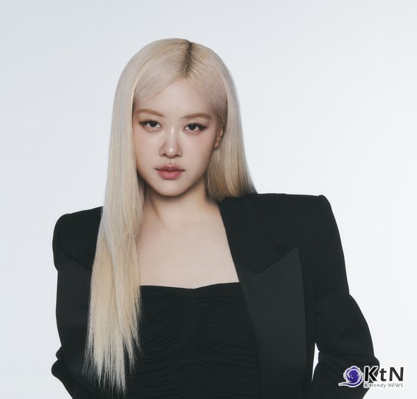 블랙핑크 로제, 입생로랑 뷰티 글로벌 앰버서더 발탁…영감과 자신감을 담은 새 얼굴 사진=2025 01.27 @yslbeauty) K trendy NEWS DB ⓒ케이 트렌디뉴스 무단전재 및 수집, 재배포금지 