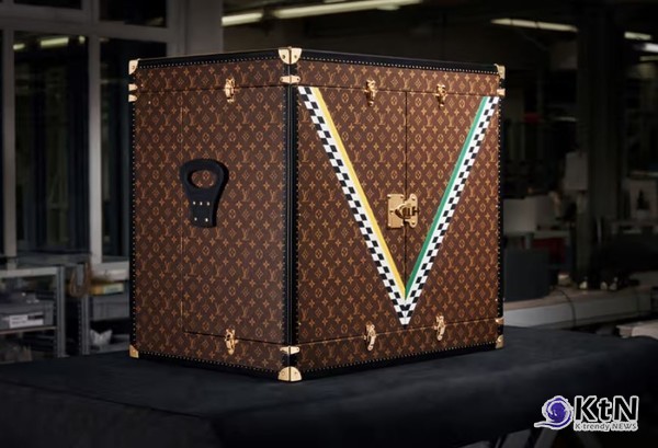 트렁크, 트로피가 되려 하는가? 사진=Louis Vuitton, K trendy NEWS DB ⓒ케이 트렌디뉴스 무단전재 및 수집, 재배포금지