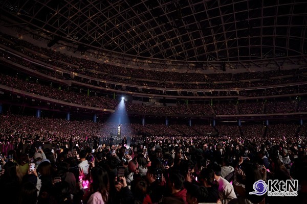 '믿듣탱' 태연, 해외 가수 최초 타이베이 돔 입성! 3만 5천 관객 열광한 이유는? 사진=2025 03.17 SM엔터테인먼트 K trendy NEWS DB ⓒ케이 트렌디뉴스 무단전재 및 수집, 재배포금지