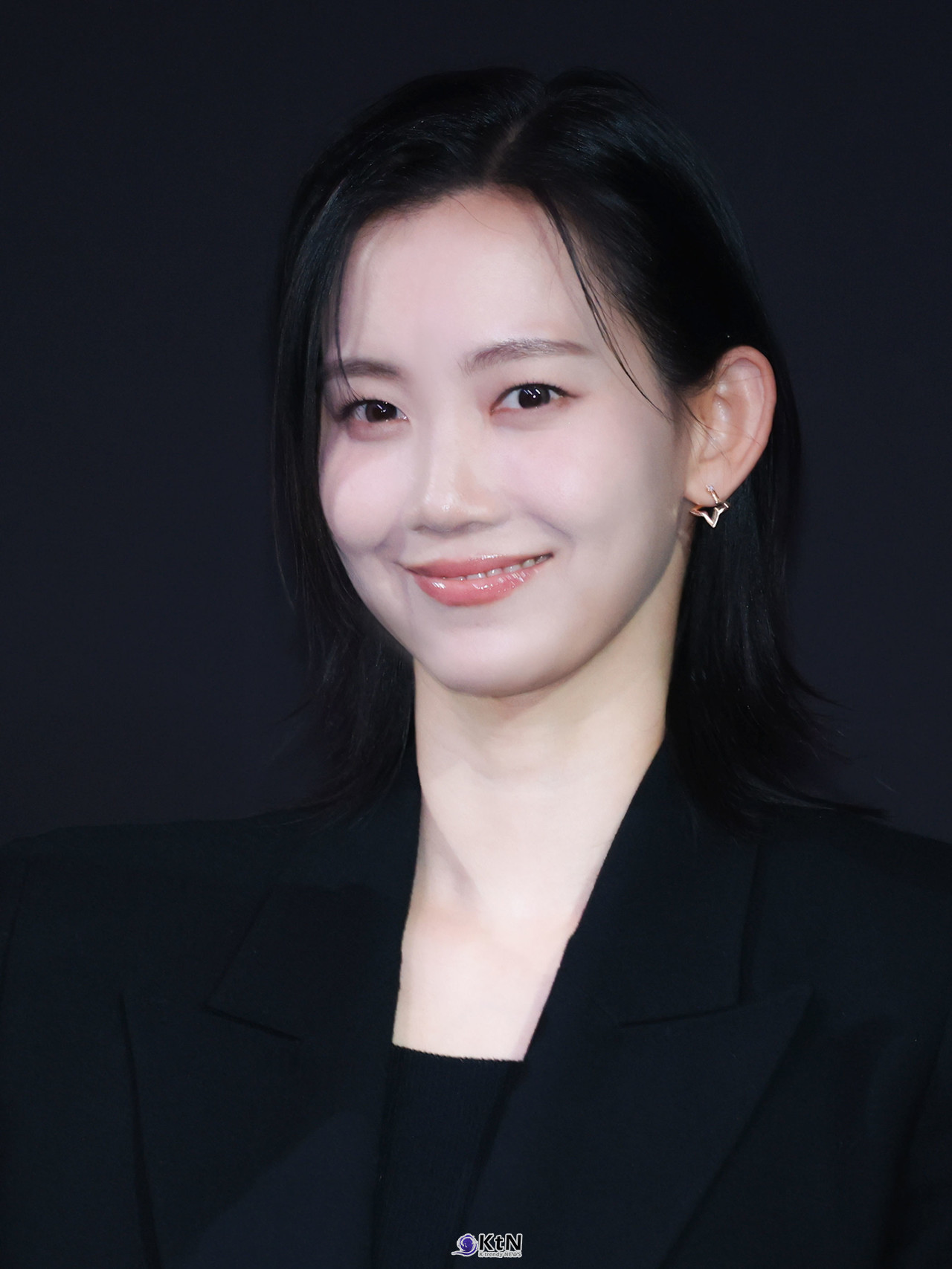 배우 신현빈이 넷플릭스 영화 '계시록' 제작발표회에 참석해 포즈를 취하고 있다. / 사진=K trendy NEWS DB ⓒ케이 트렌디뉴스 무단전재 및 수집, 재배포금지.