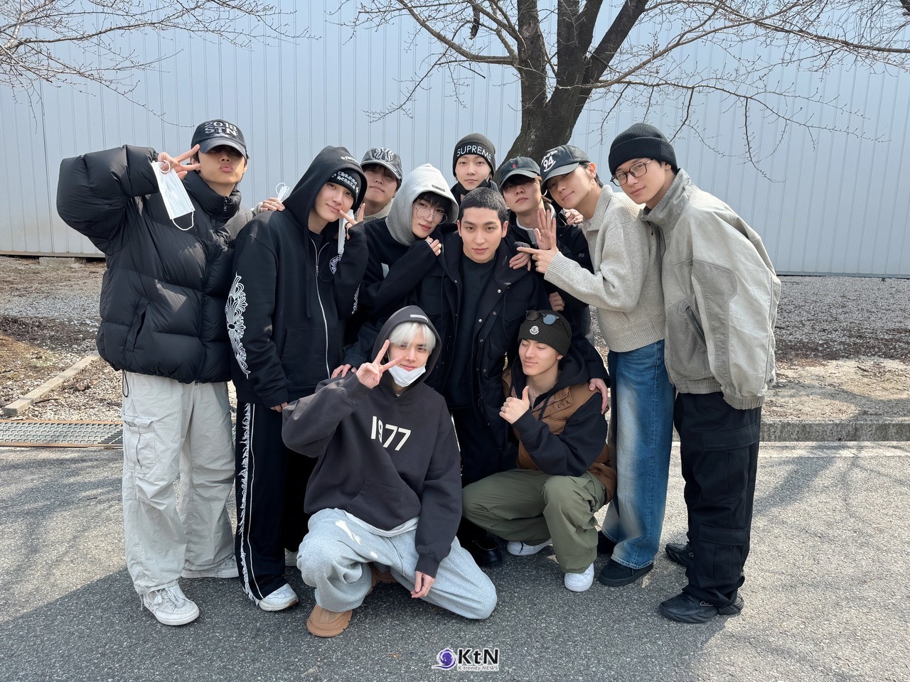 더보이즈 반장 상연이 17일 육군 군악대 현역 복무를 위해 입대했다. / 사진=원헌드레드. K trendy NEWS DB ⓒ케이 트렌디뉴스 무단전재 및 수집, 재배포금지.