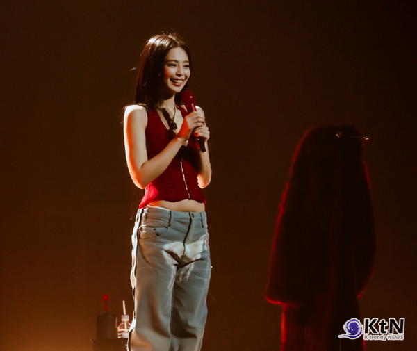 "방탄소년단 지민, '후'로 K팝 최장기 빌보드 차트 기록 경신…33주 연속 진입" 사진=2025 03.19 제니는 신보 '루비'(Ruby)에 수록된 3곡이 모두 빌보드 핫 100에 올라 화제를 모았다.  OA엔터테인먼트(ODDATELIER) 제공 )  K trendy NEWS DB ⓒ케이 트렌디뉴스 무단전재 및 수집, 재배포금지