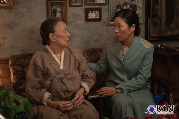 "살면 살아져"...감동 넘어 공감 '폭싹 속았수다', 가슴 후비는 대사로 눈물샘 자극  사진=2025 03.19 넷플릭스  K trendy NEWS DB ⓒ케이 트렌디뉴스 무단전재 및 수집, 재배포금지