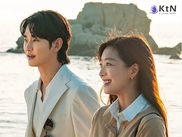 ‘완성작도 멈췄다’...김수현·故김새론 교제 논란에 디즈니+, '넉오프' 공개보류 사진=2025 03.21 김수현 조보아 함께한  티져 (디즈니플러스)  K trendy NEWS DB ⓒ케이 트렌디뉴스 무단전재 및 수집, 재배포금지