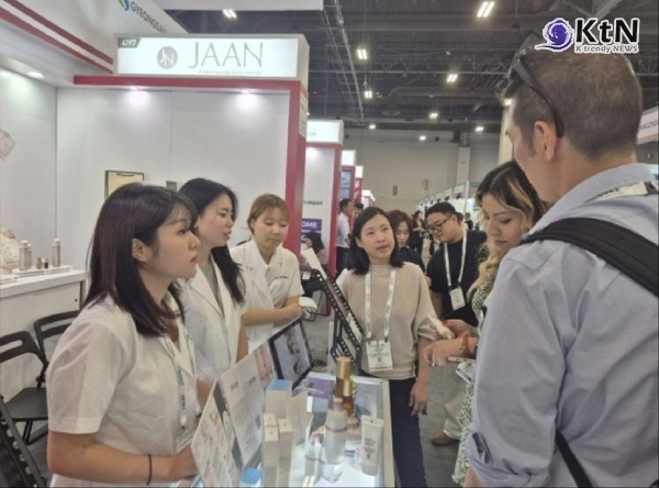 국제 뷰티 전시회 참가로 글로벌 경험 확대/사진=대구한의대학교  K-뷰티비즈니스학과, K trendy NEWS DB ⓒ케이 트렌디뉴스 무단전재 및 수집, 재배포금지