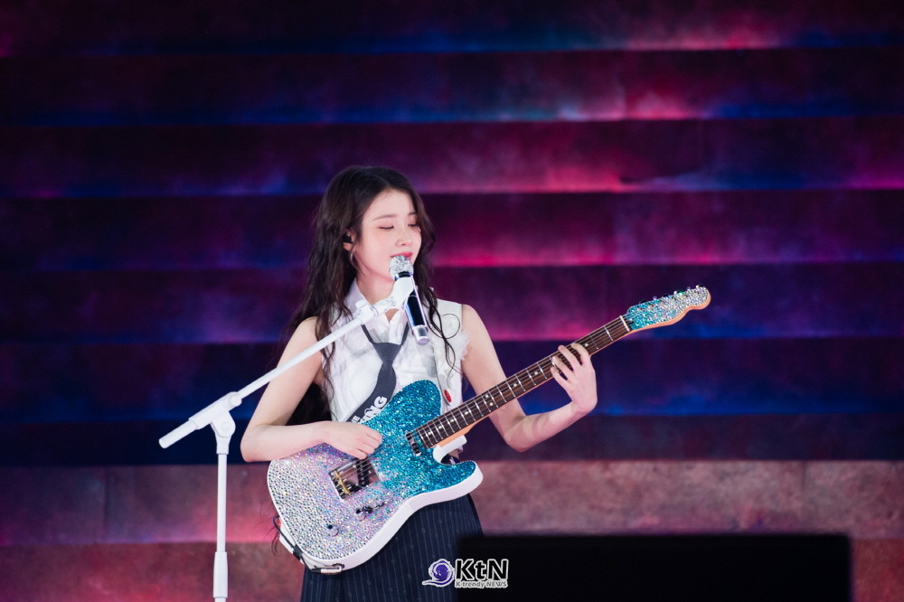 아이유의 2024년 첫 월드 투어 '더 위닝(HEREH ENCORE : THE WINNING)'이 2025년 1월 CGV 개봉한다. / 사진=EDAM Entertainmen, CGV. K trendy NEWS DB ⓒ케이 트렌디뉴스 무단전재 및 수집, 재배포금지.