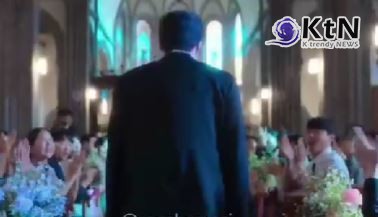 아이유 웨딩드레스 입었다…그 앞에 선 남자는 김선호? 사진=2025 03.24   넷플릭스 영상 갈무리  K trendy NEWS DB ⓒ케이 트렌디뉴스 무단전재 및 수집, 재배포금지