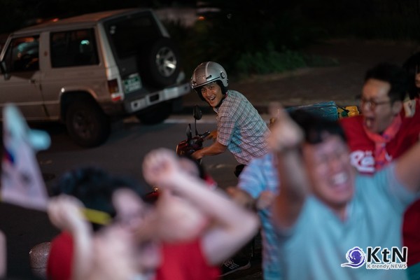 아이유 웨딩드레스 입었다…그 앞에 선 남자는 김선호? 사진=2025 03.24   넷플릭스 K trendy NEWS DB ⓒ케이 트렌디뉴스 무단전재 및 수집, 재배포금지