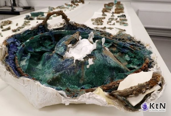 뒤집힌 얼굴, 부서진 금속, 수입된 산호… 2,000년 전 브리튼은 무엇을 ‘남기고자’ 묻었는가. 사진=Durham University,  K trendy NEWS DB ⓒ케이 트렌디뉴스 무단전재 및 수집, 재배포금지