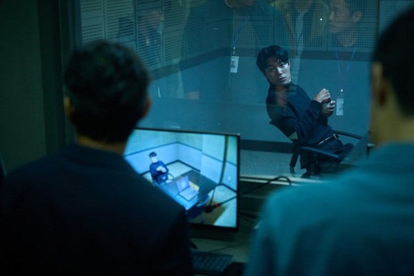 “류준열, 미친 목사로 세계를 압도했다”…‘계시록’ 넷플릭스 글로벌 1위 사진=2025 03.26   넷플릭스 K trendy NEWS DB ⓒ케이 트렌디뉴스 무단전재 및 수집, 재배포금지