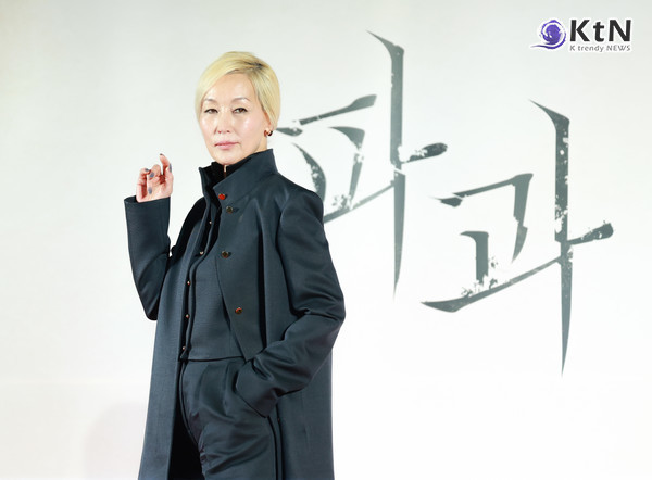 이혜영, 블랙으로 완성한 카리스마…‘파과’ 제작보고회서 전설의 아우라  사진=2025 03.27  K trendy NEWS DB ⓒ케이 트렌디뉴스 무단전재 및 수집, 재배포금지