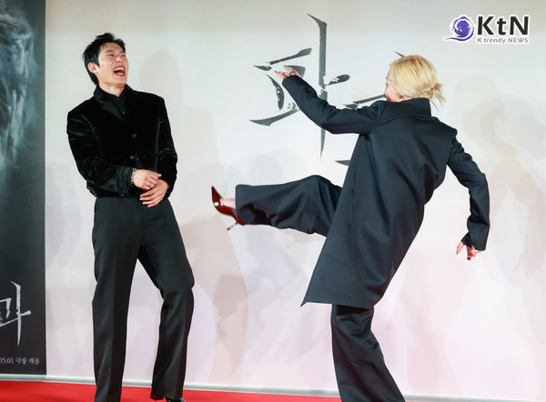 김성철·이혜영, ‘파과’ 제작보고회서 포착…전설과 추격자의 반전 투샷   사진=2025 03.27  K trendy NEWS DB ⓒ케이 트렌디뉴스 무단전재 및 수집, 재배포금지