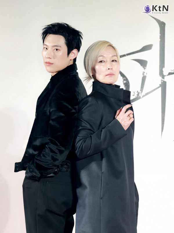 김성철·이혜영, ‘파과’ 제작보고회서 포착…전설과 추격자의 반전 투샷   사진=2025 03.27  K trendy NEWS DB ⓒ케이 트렌디뉴스 무단전재 및 수집, 재배포금지